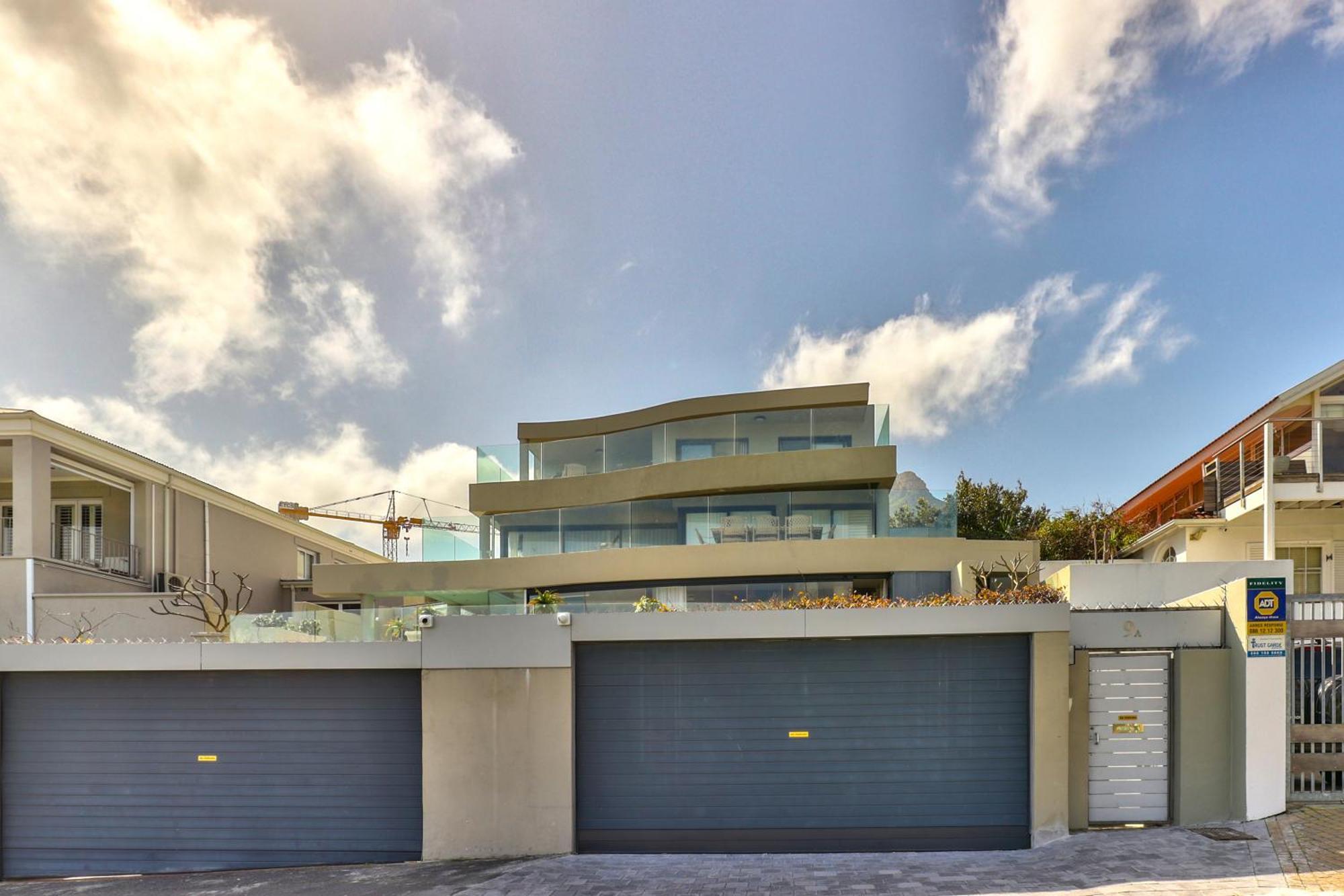 Apartment Adjacent Camps Bay